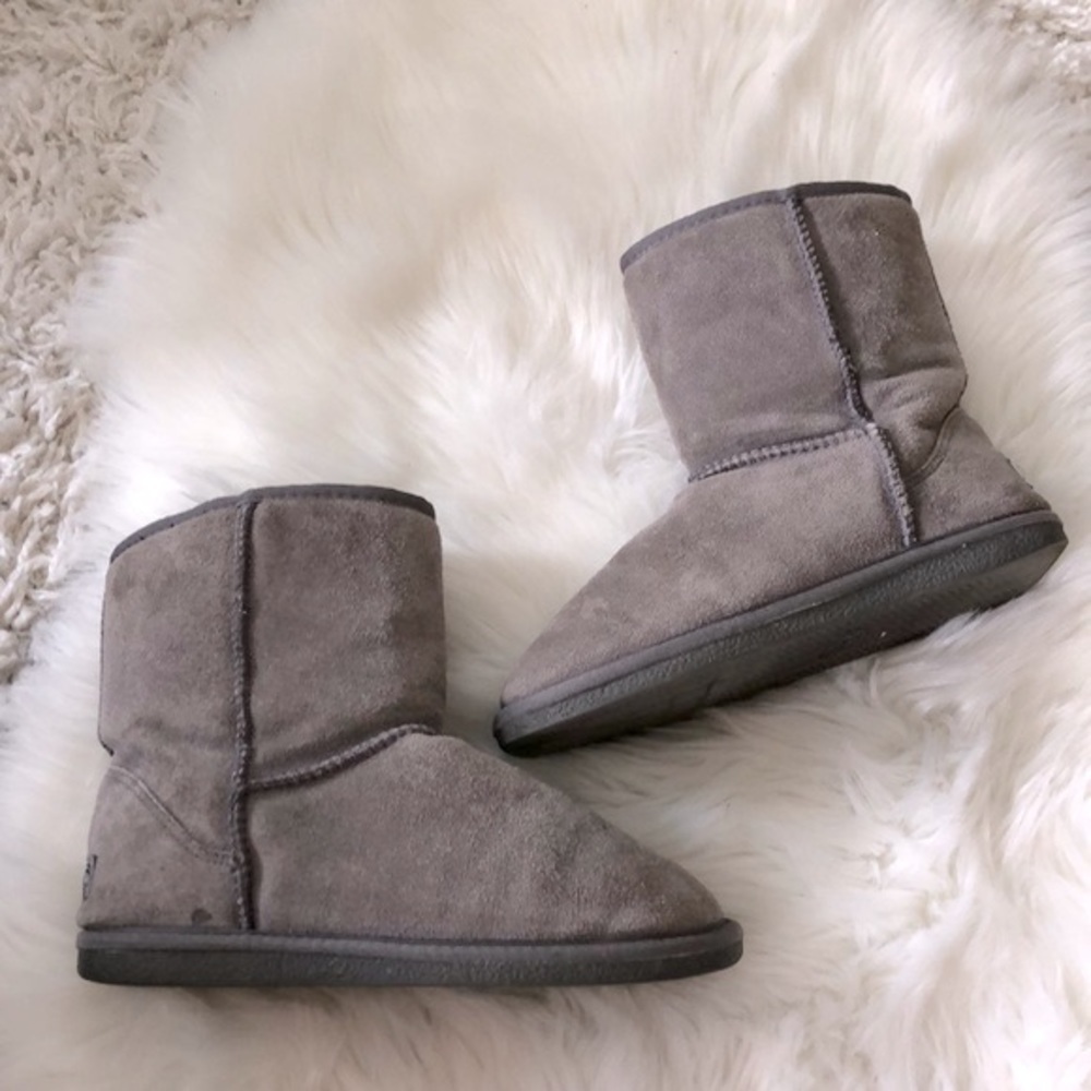 Beach Feet Australian gray Boots size 9
